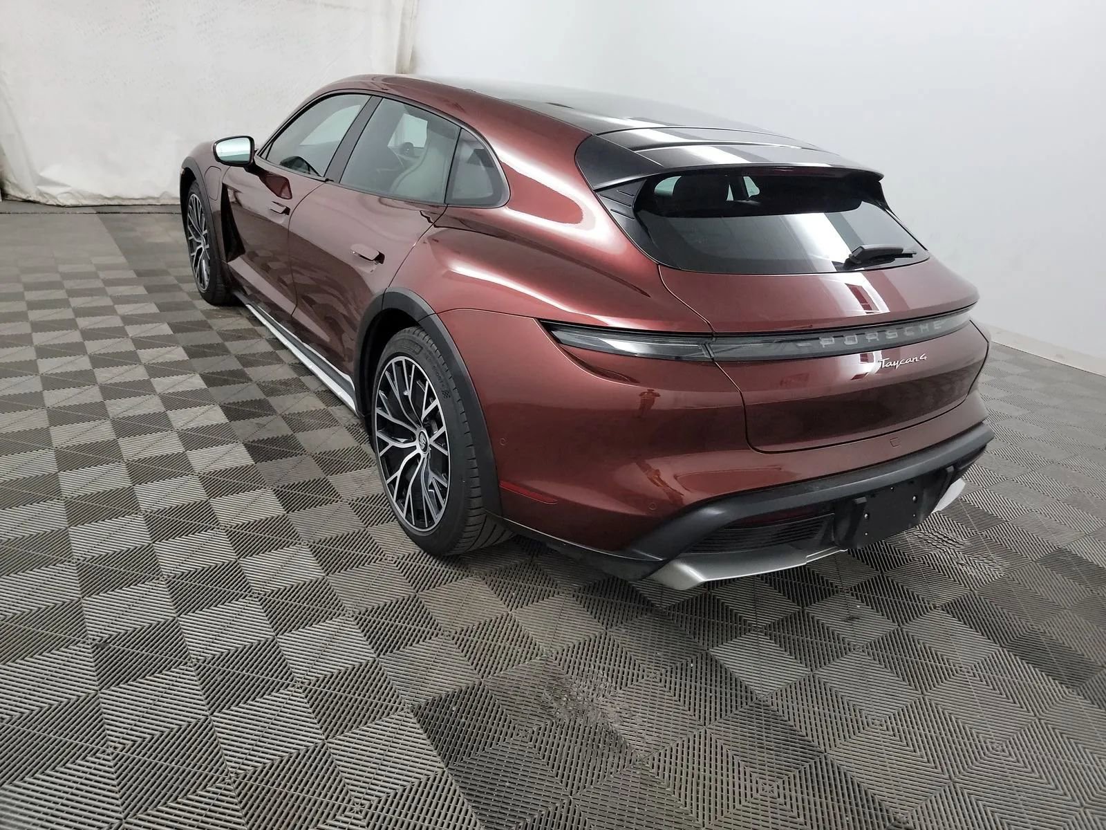 Used 2022 Porsche Taycan 4 Cross Turismo w/ Technology Package image 12