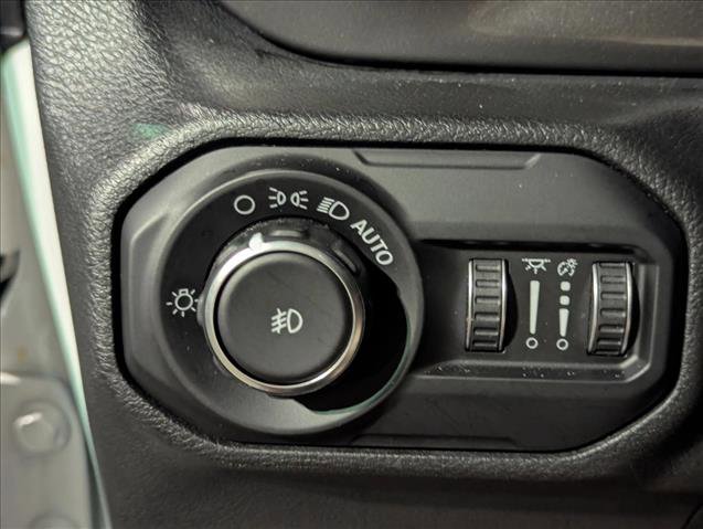 Used 2018 Jeep Wrangler Unlimited Sahara image 14