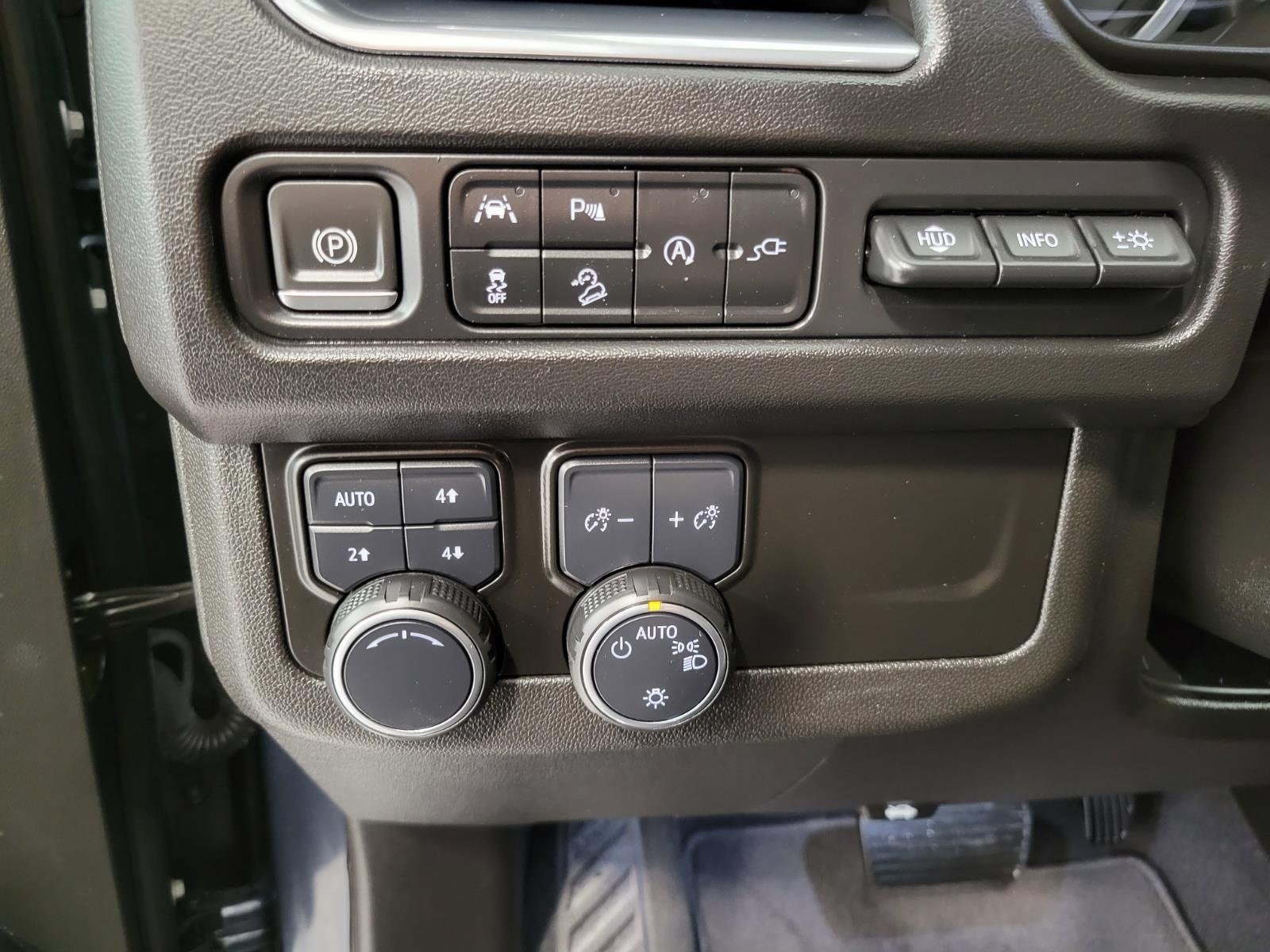 Used 2021 Chevrolet Suburban High Country AWD/4WD image 40