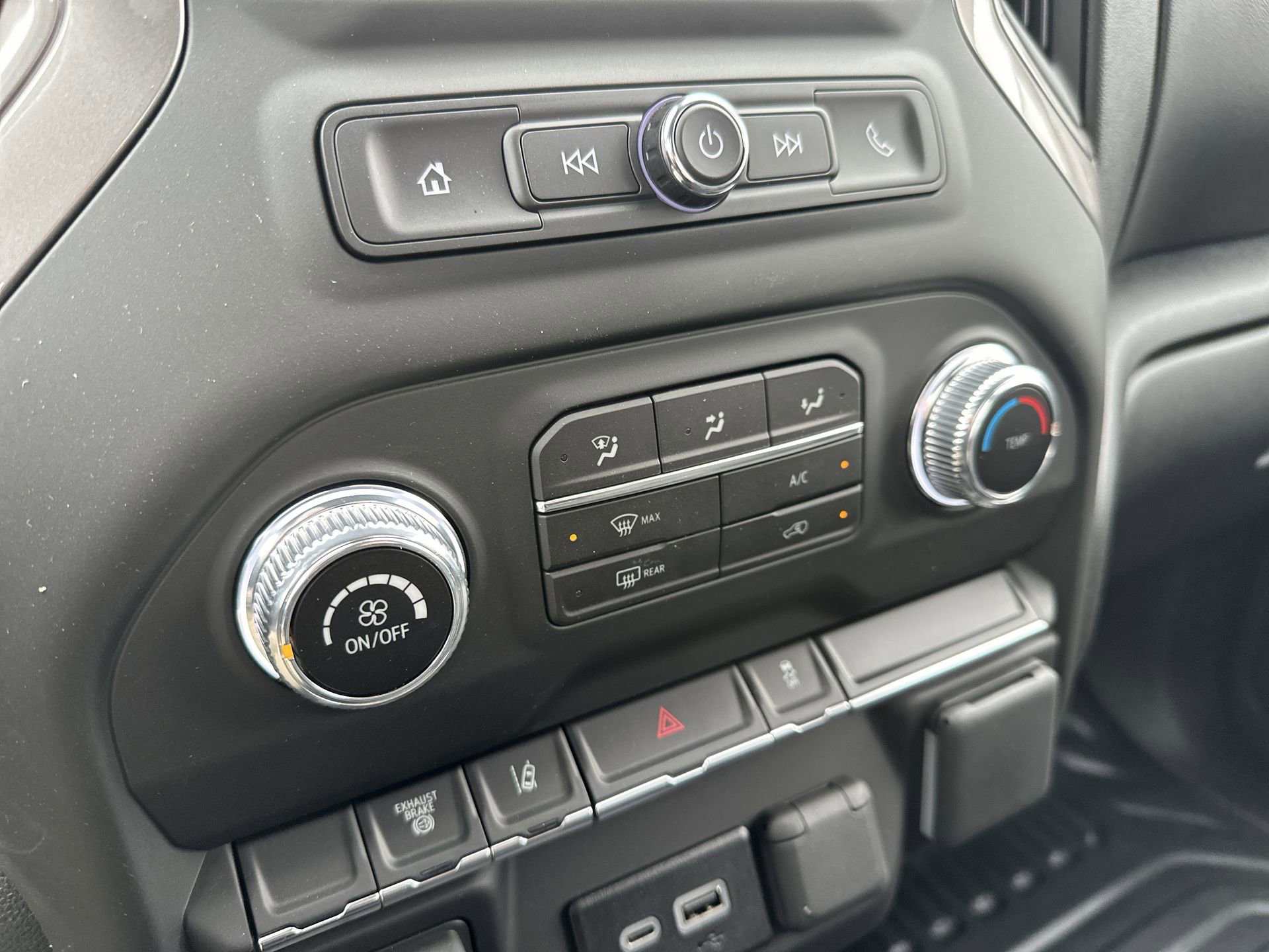 New 2026 GMC Sierra 3500 Pro w/ Convenience Package image 18