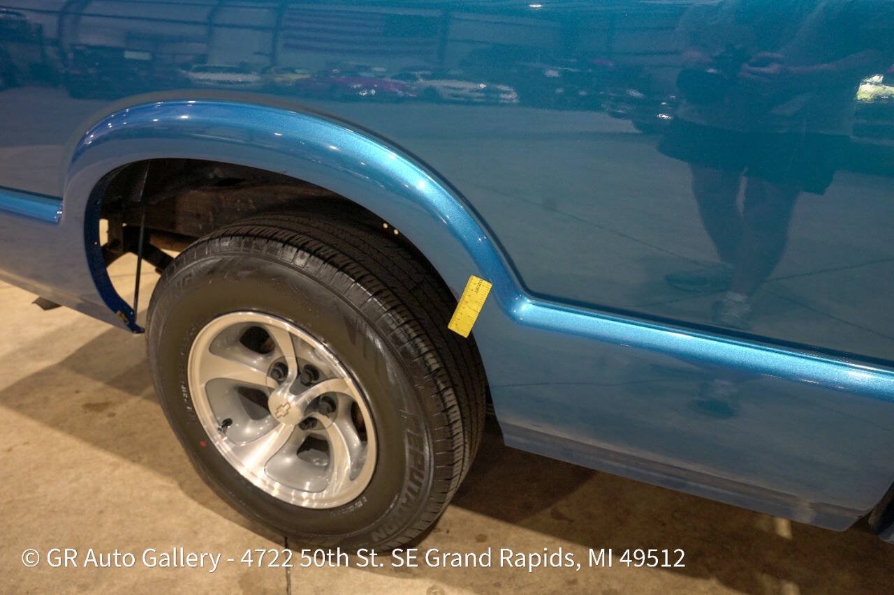 Used 2001 Chevrolet S10 Pickup LS w/ Preferred Equipment Group RWD image 40