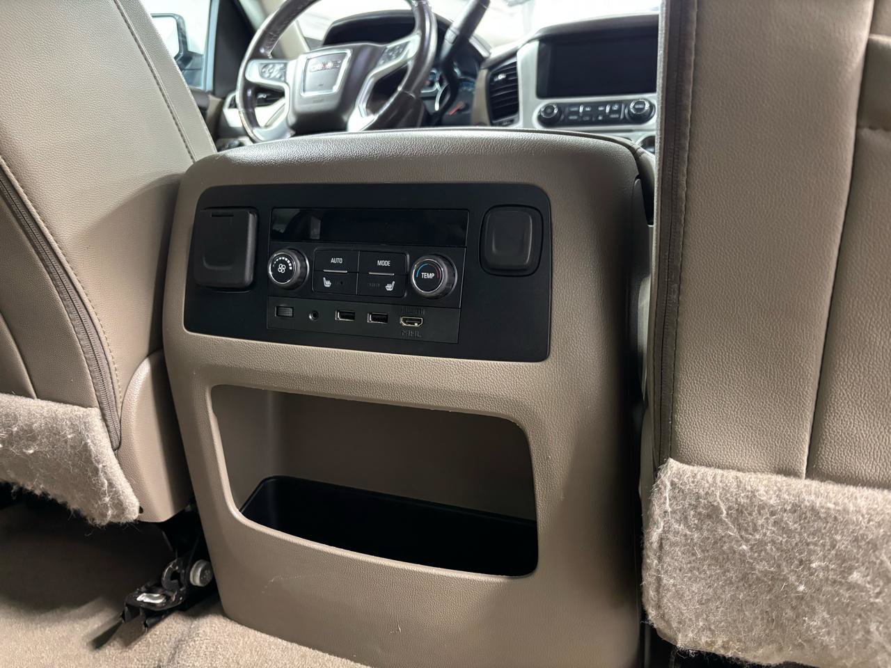 Used 2020 GMC Yukon XL SLT w/ Open Road Package AWD/4WD image 17
