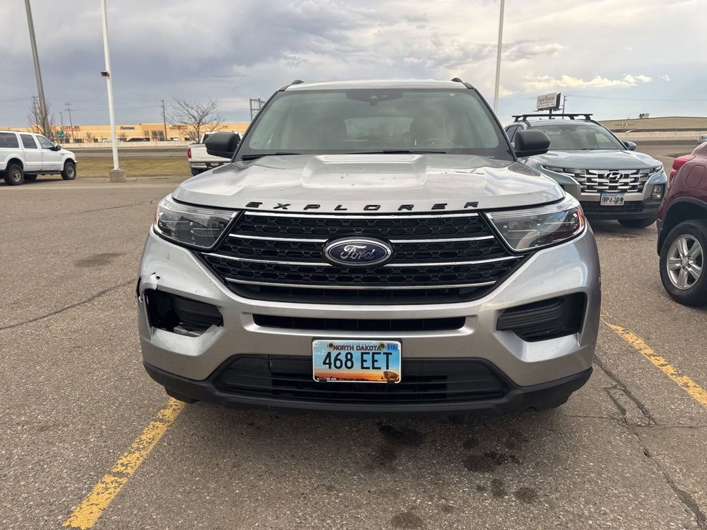 Used 2020 Ford Explorer XLT AWD/4WD image 2