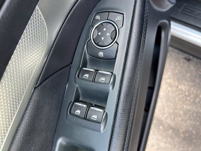 Used 2018 Ford Explorer XLT w/ Equipment Group 201A FWD image 12