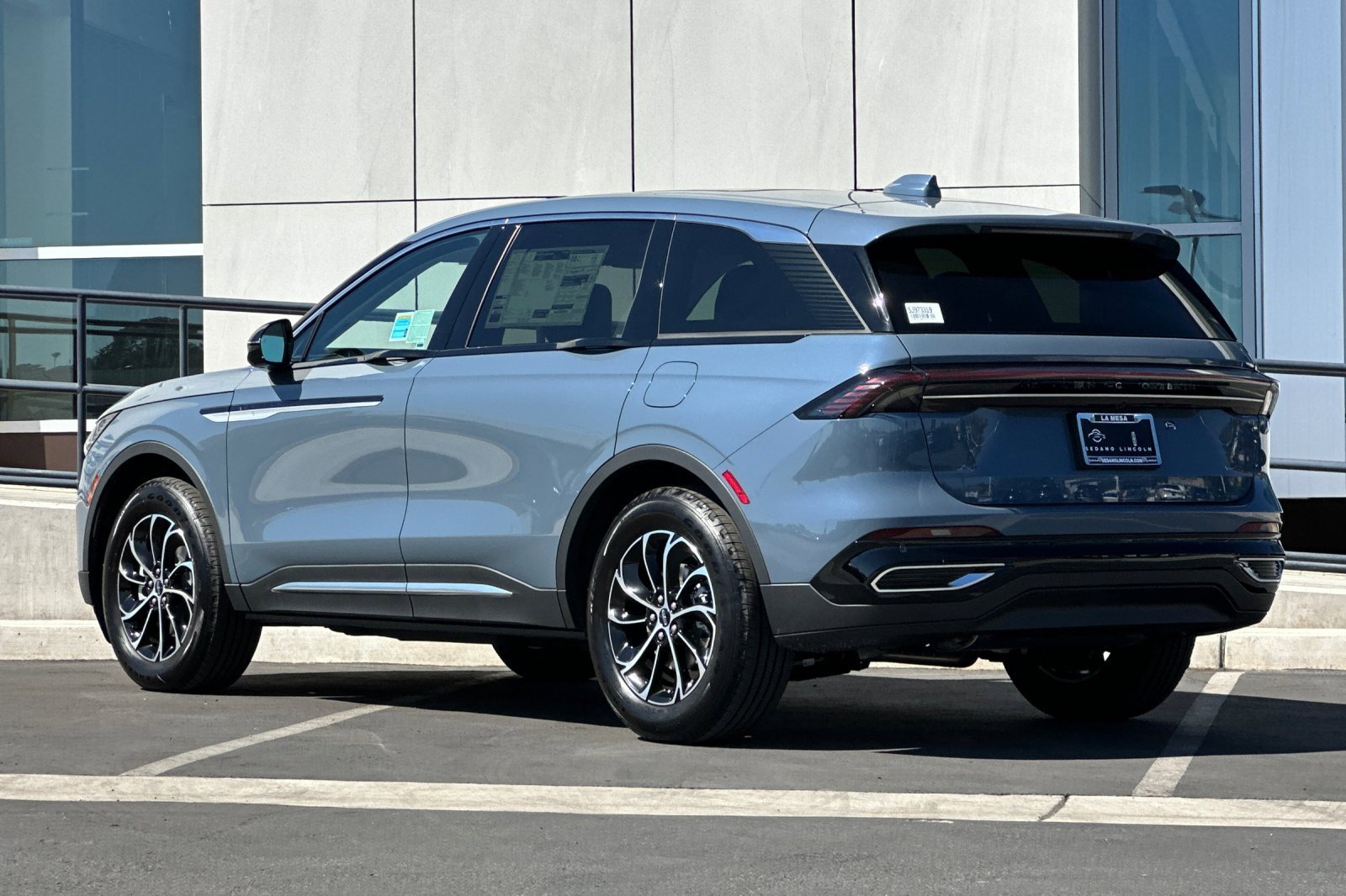 New 2025 Lincoln Nautilus Premier w/ Equipment Group 102A image 5