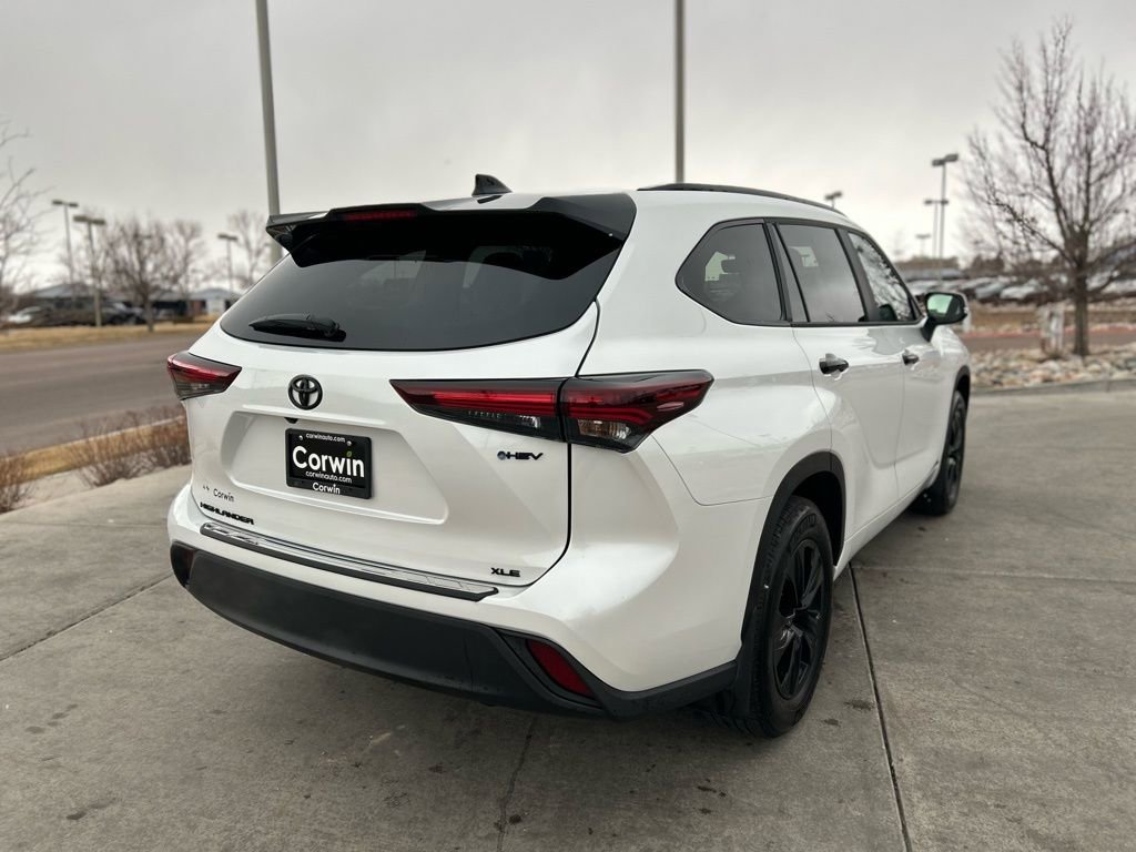 Used 2025 Toyota Highlander XLE image 9