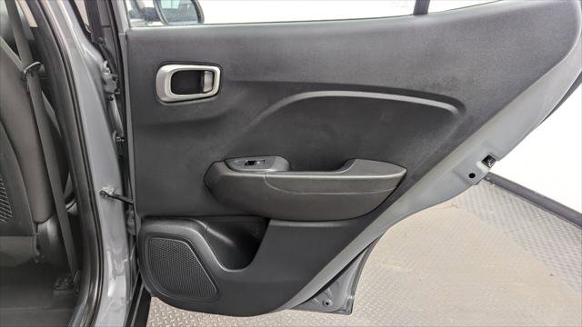 Used 2021 Hyundai Venue SE w/ Cargo Package image 19