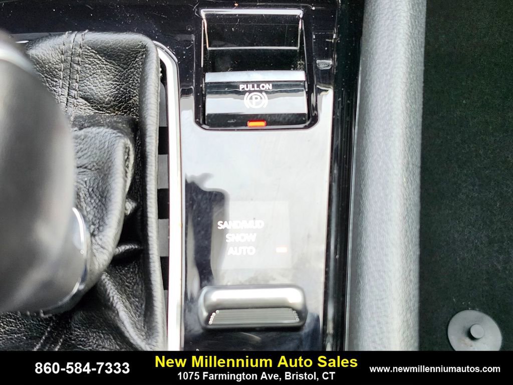 Used 2024 Jeep Compass Limited image 23