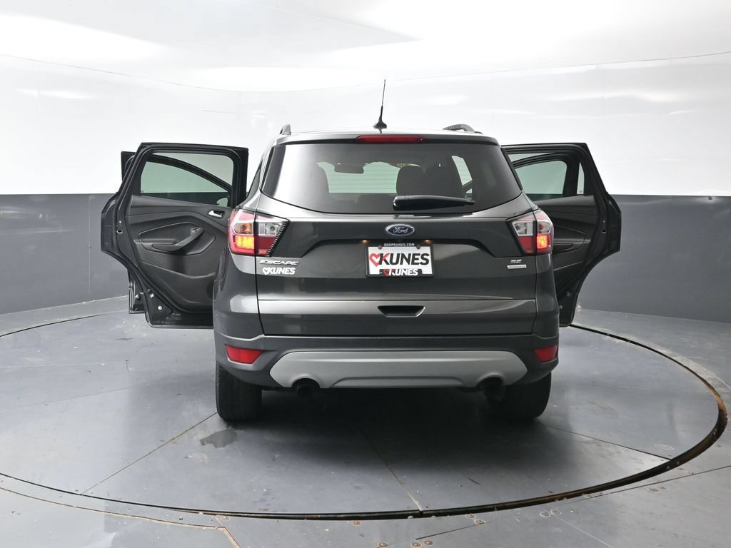 Used 2018 Ford Escape SE w/ SE Sync 3 Package FWD image 57