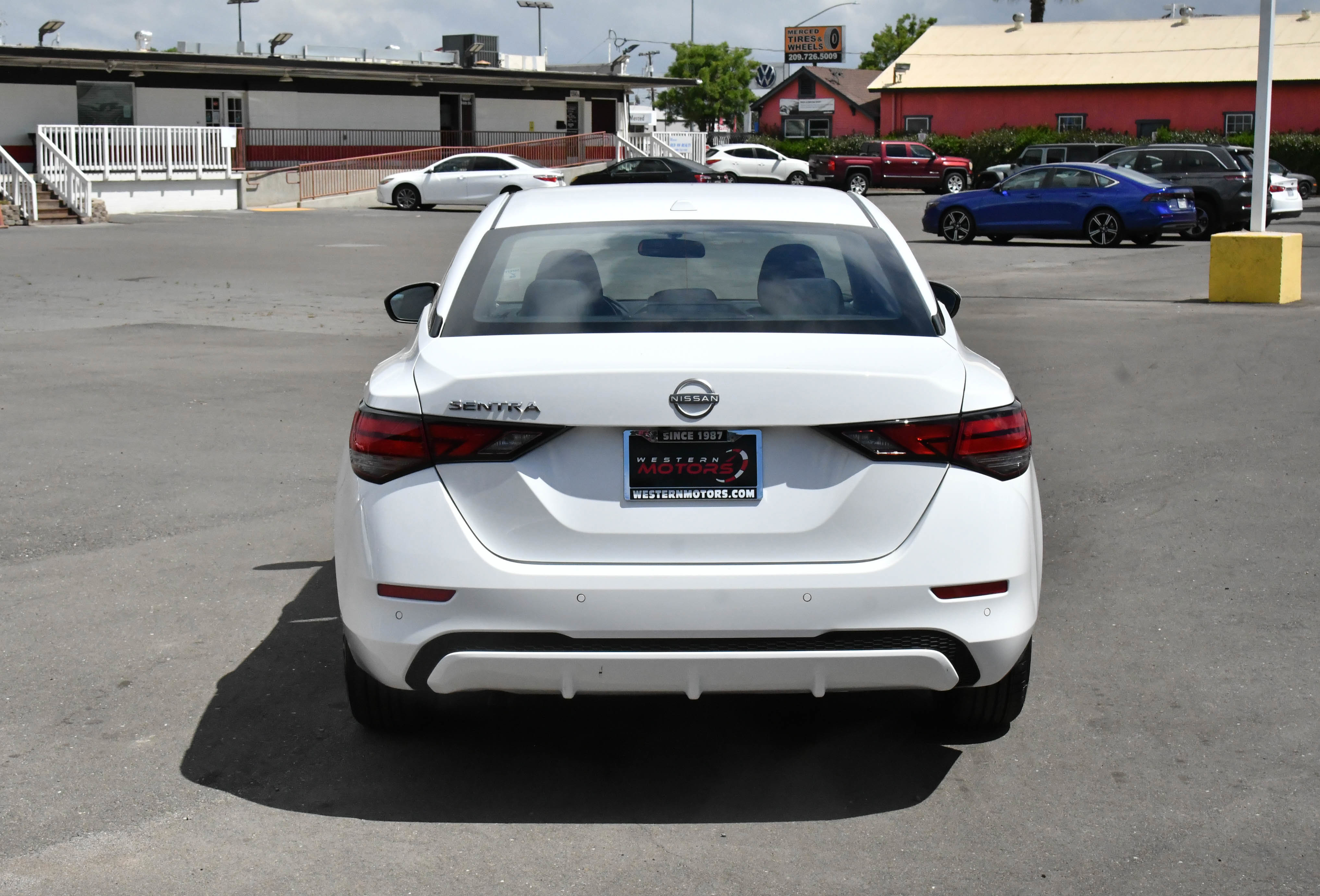 Used 2025 Nissan Sentra SV image 7
