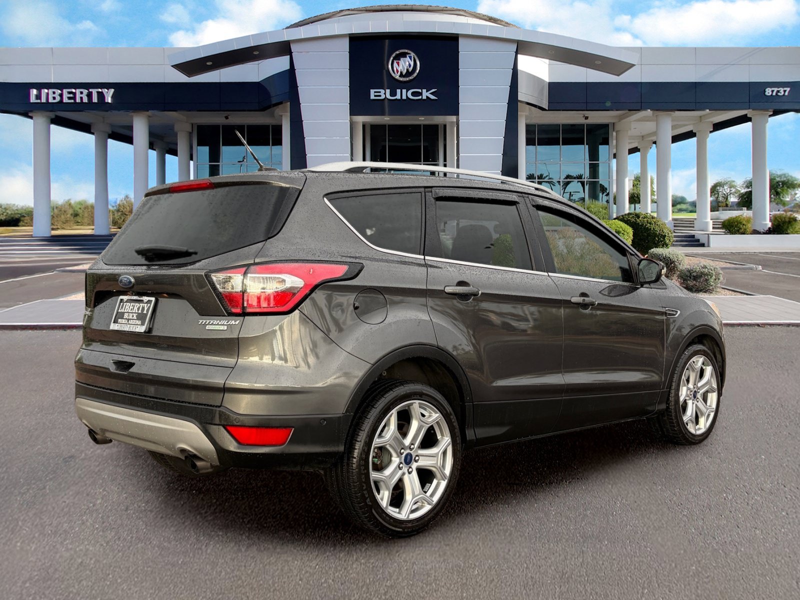 Used 2017 Ford Escape Titanium w/ Equipment Group 301A FWD image 4