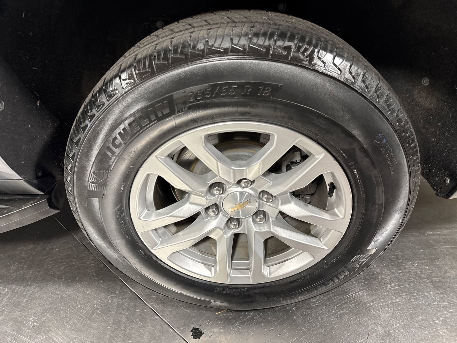 Used 2021 Chevrolet Suburban LS AWD/4WD image 12