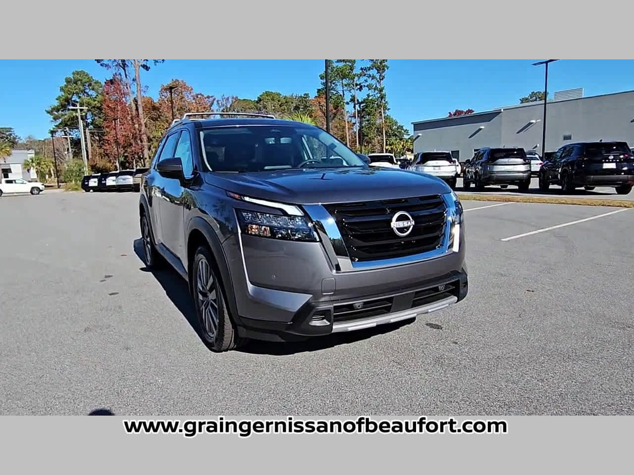 New 2025 Nissan Pathfinder SL w/ SL Premium Package FWD image 16