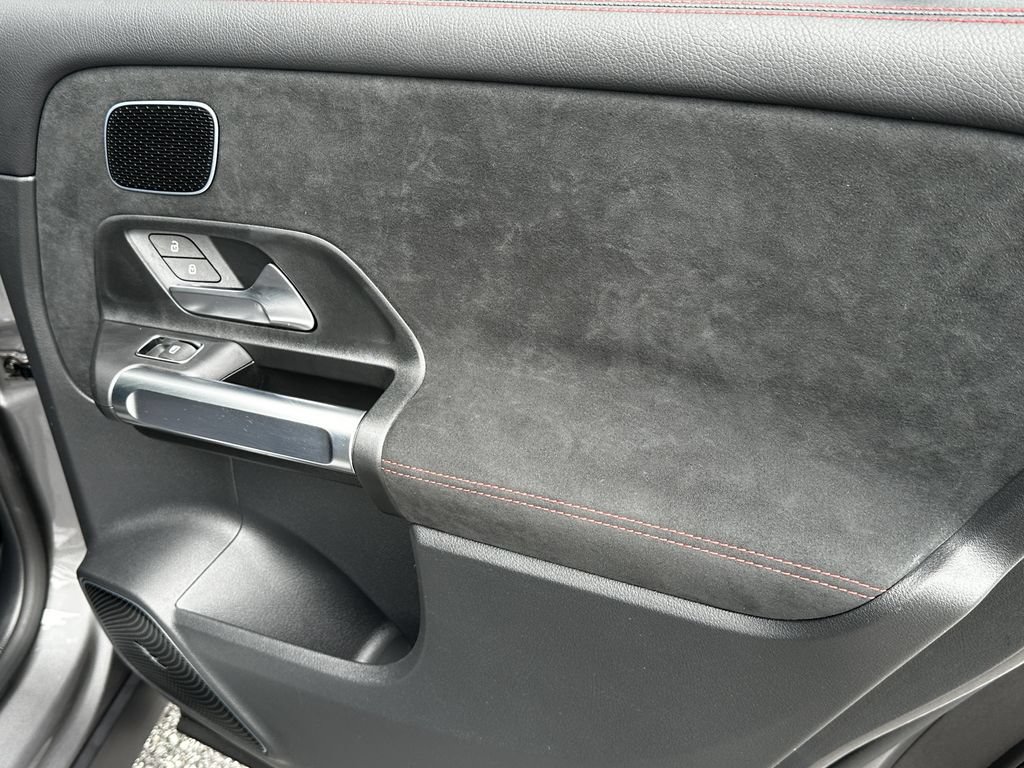 Certified 2025 Mercedes-Benz GLB 250 image 19