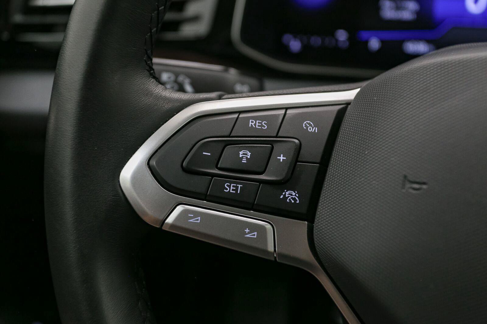 Certified 2026 Volkswagen Jetta SE FWD image 35