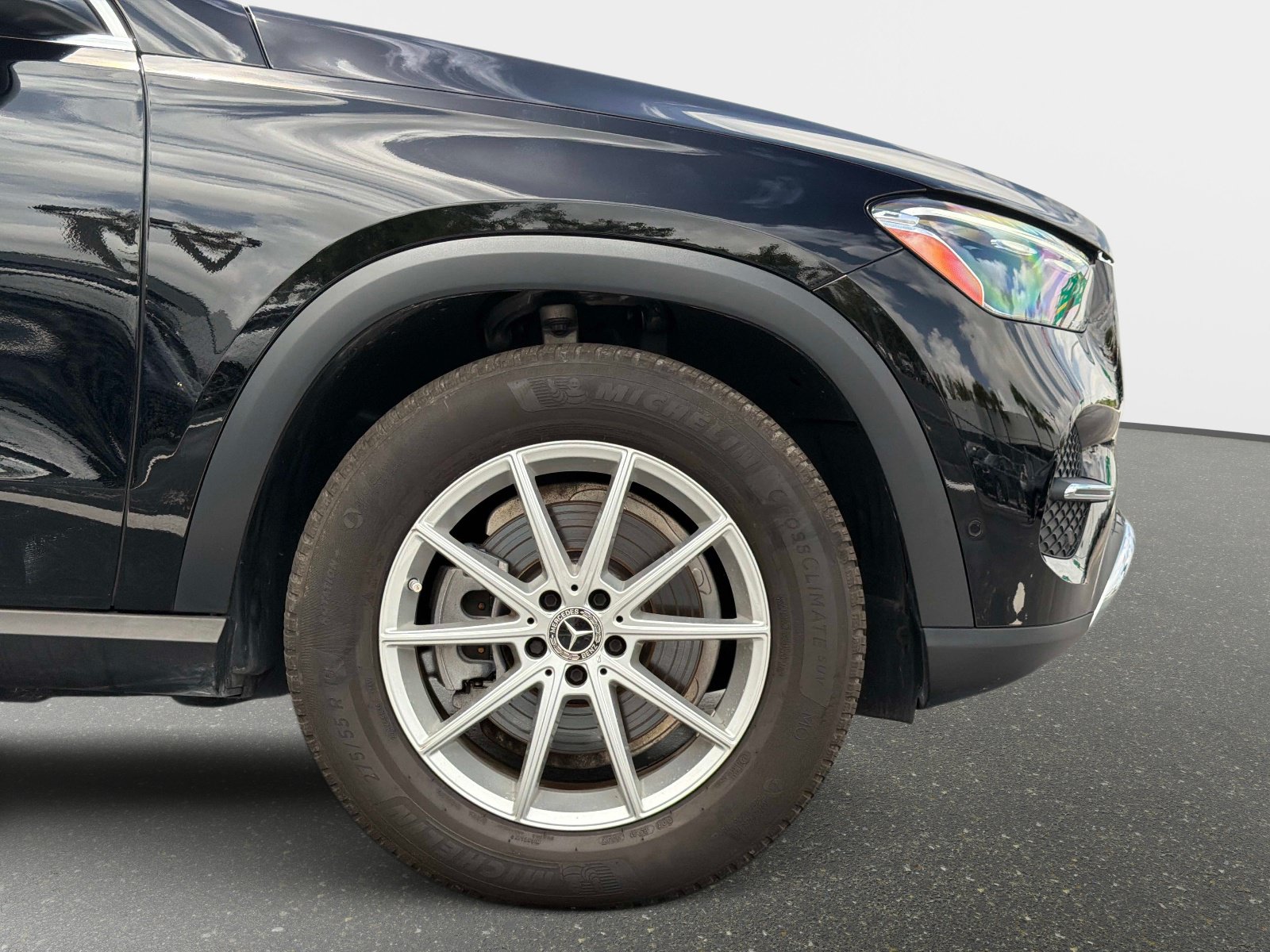 Used 2024 Mercedes-Benz GLE 350 4MATIC w/ Winter Package image 22