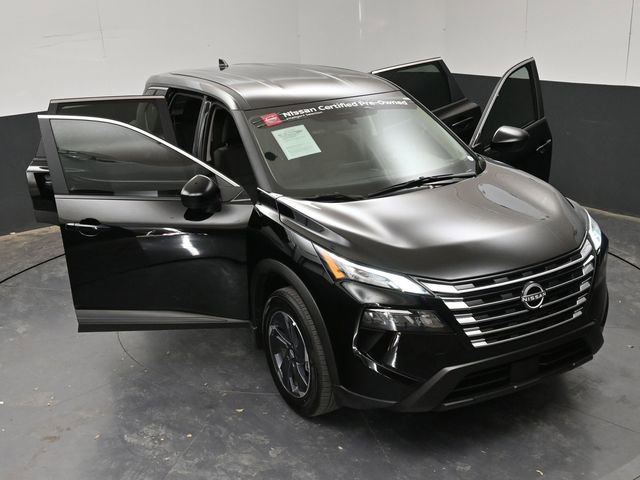 Certified 2025 Nissan Rogue SV FWD image 29