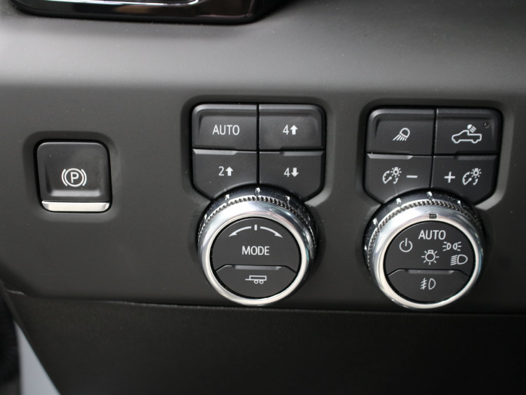 Used 2025 GMC Sierra 2500 AT4 AWD/4WD image 65