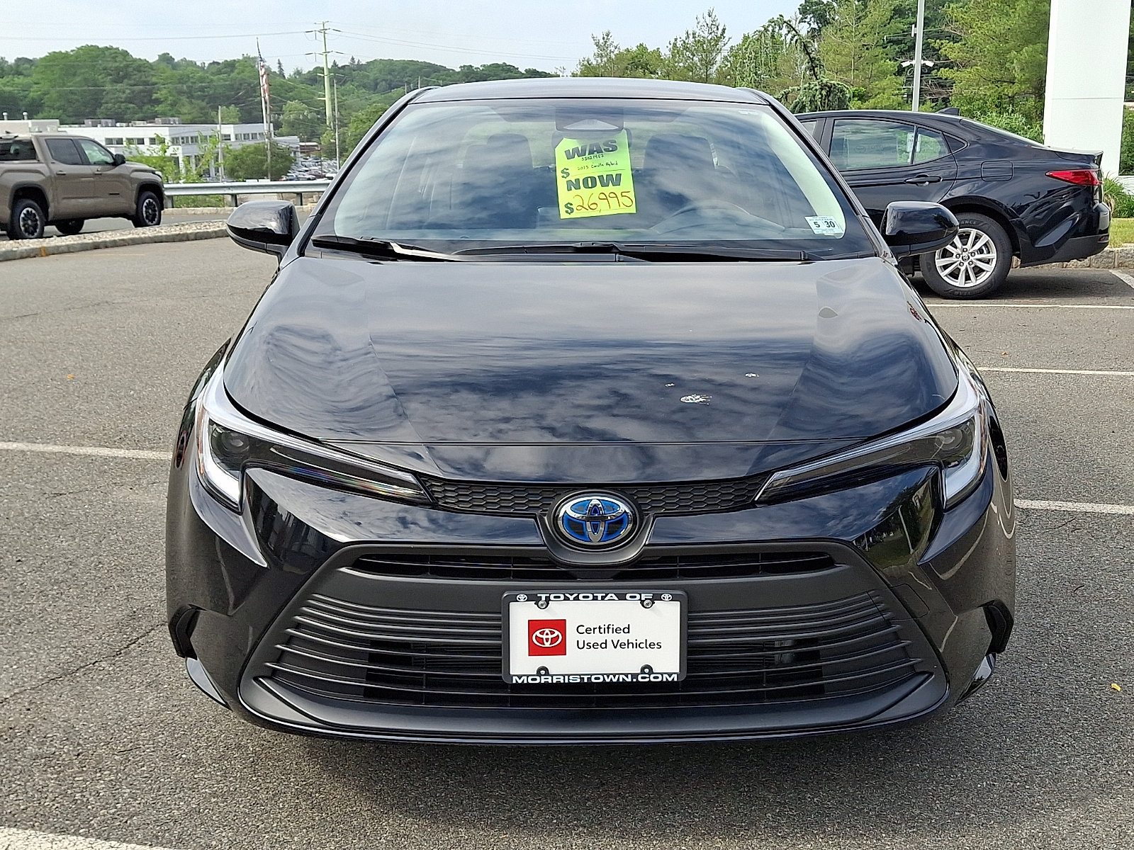 Certified 2025 Toyota Corolla LE AWD/4WD image 2