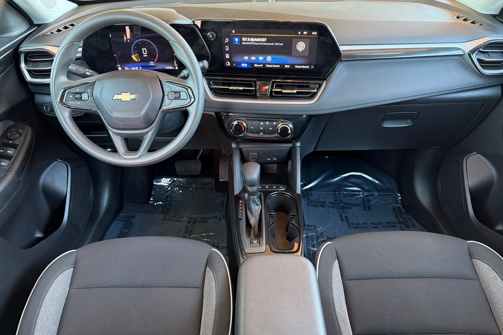 Used 2025 Chevrolet TrailBlazer LT AWD/4WD image 14