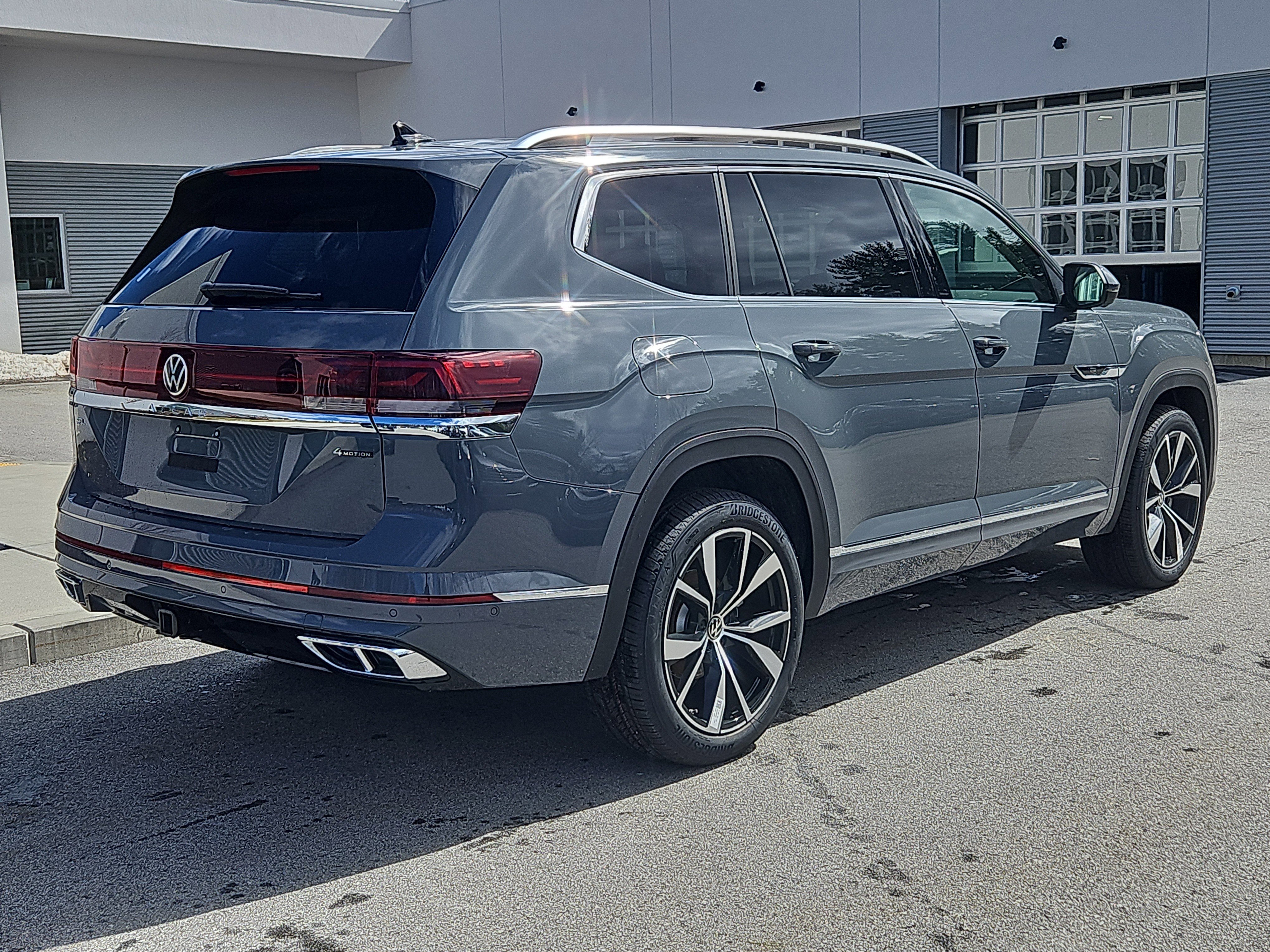 New 2026 Volkswagen Atlas SEL Premium R-Line image 2