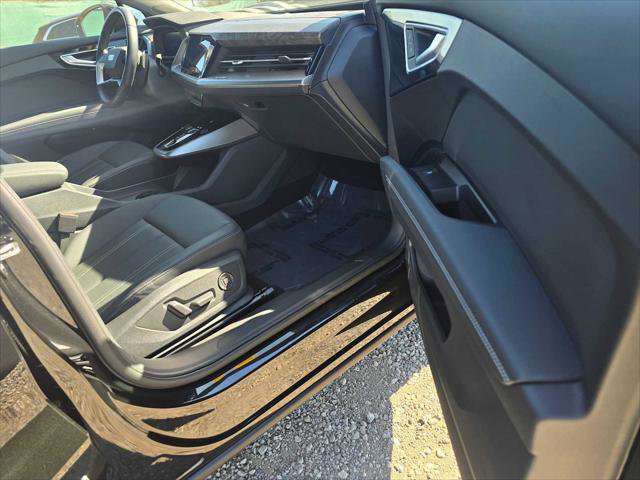 Used 2023 Audi Q4 e-tron Prestige image 11