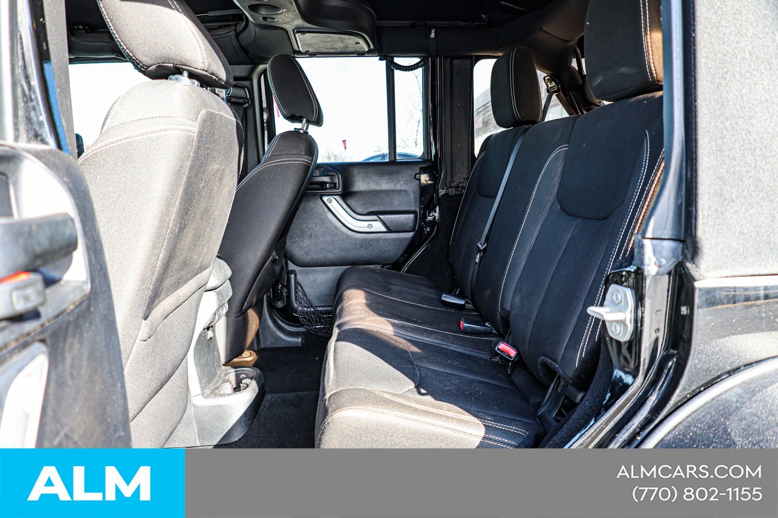 Used 2016 Jeep Wrangler Unlimited Sahara w/ Connectivity Group image 19