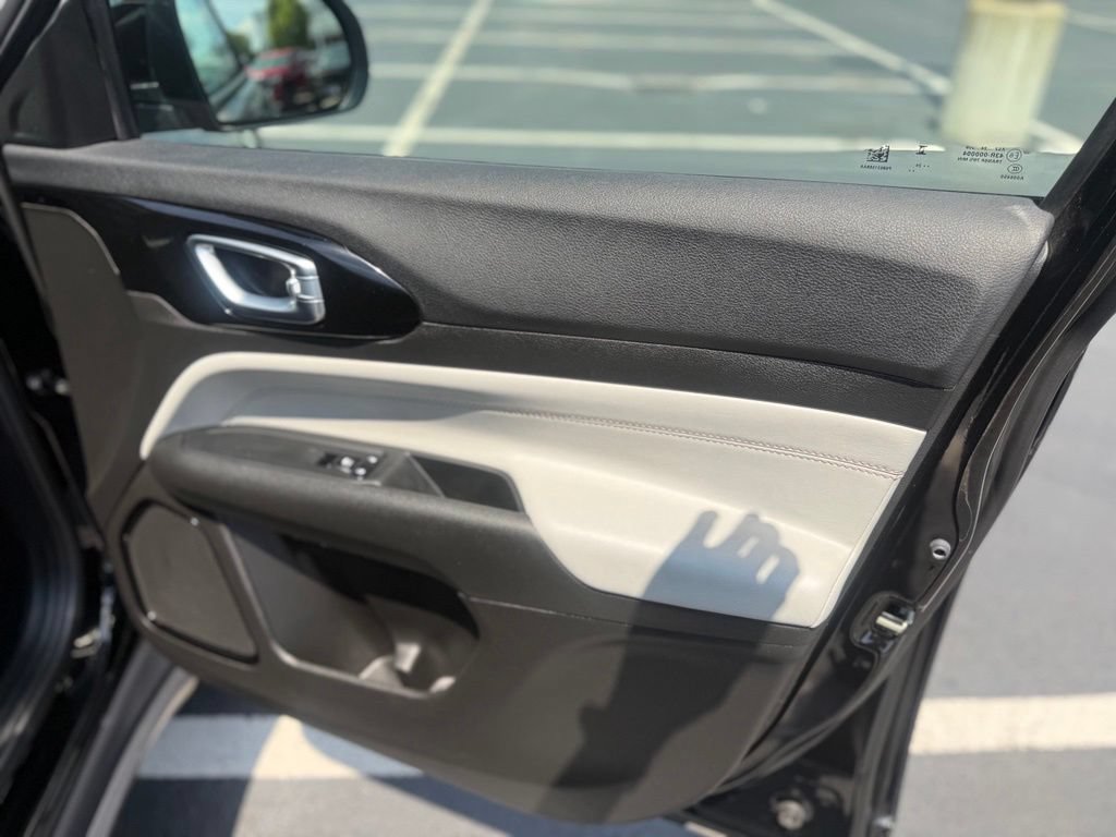 Used 2024 Jeep Compass Limited AWD/4WD image 18