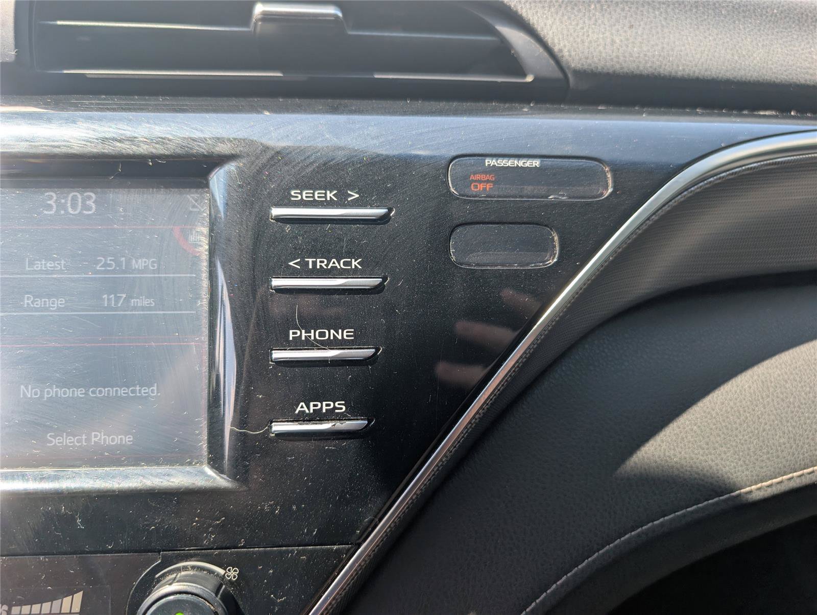Used 2018 Toyota Camry SE w/ Convenience Package FWD image 17