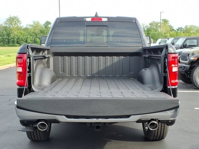 New 2026 RAM 1500 4x4 Crew Cab image 18