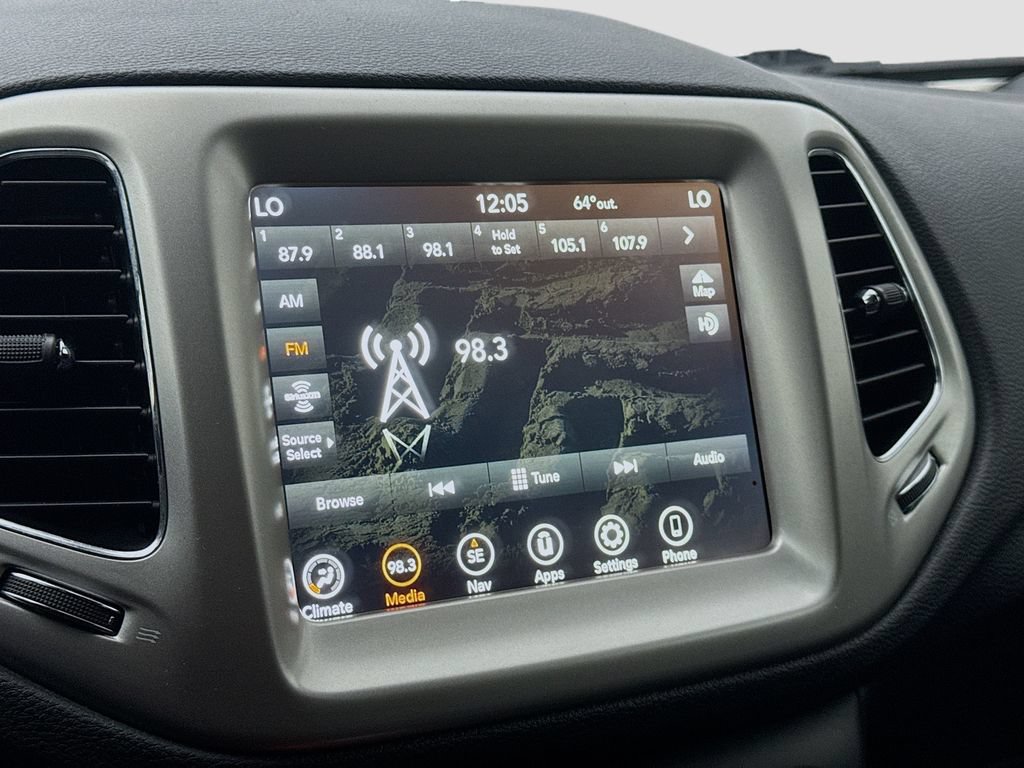 Used 2021 Jeep Compass Latitude w/ Sun and Sound Group AWD/4WD image 18