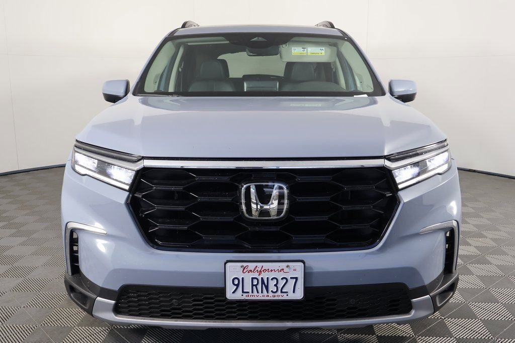 Used 2024 Honda Pilot Touring image 2