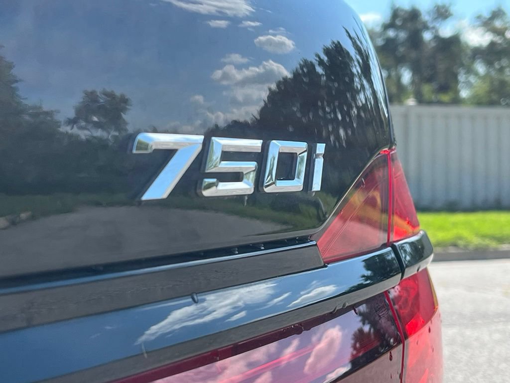 Used 2019 BMW 750i xDrive AWD/4WD image 13