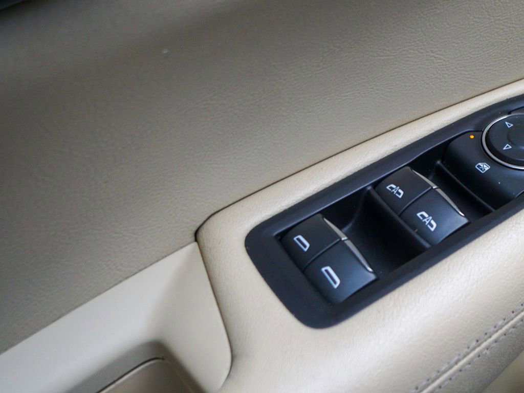 Used 2017 Cadillac XT5 FWD w/ LPO, Wheel Lock Package image 18