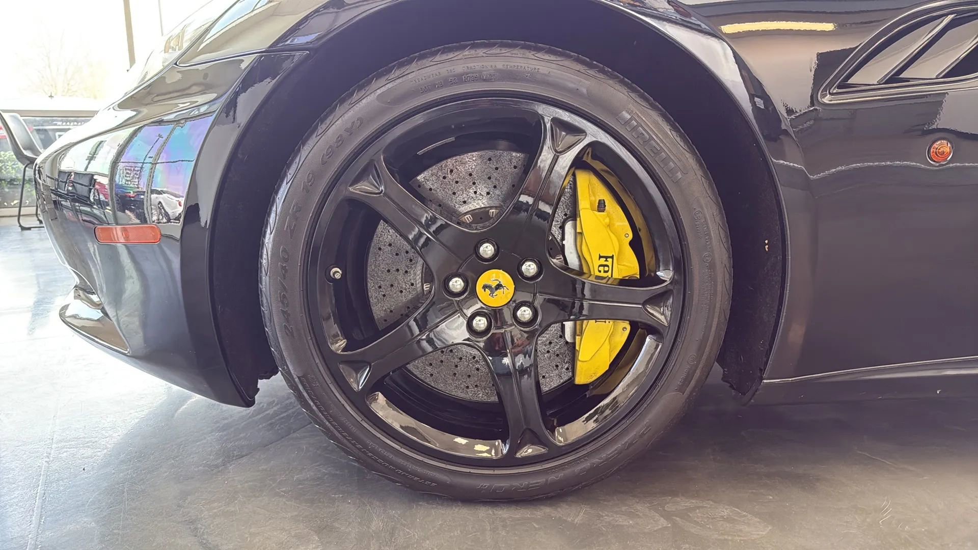 Used 2010 Ferrari California RWD image 25