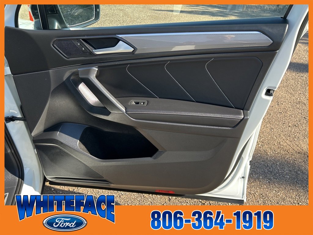 Used 2022 Volkswagen Tiguan SE R-Line image 41
