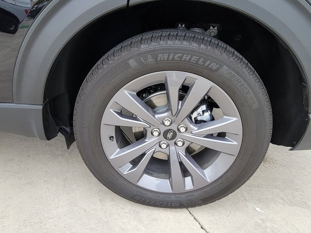 Used 2025 Ford Explorer Active w/ Active Comfort Package image 21