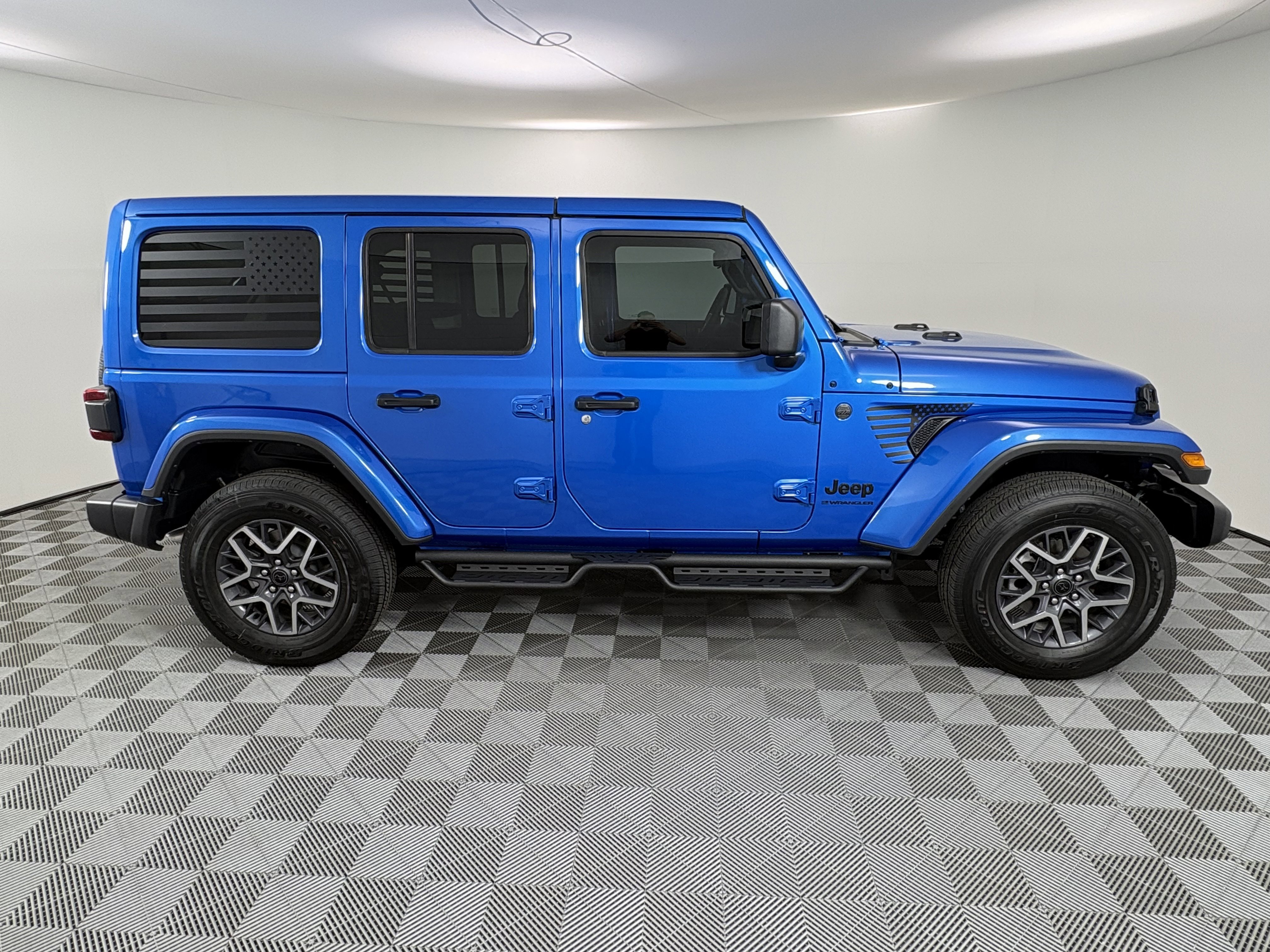 Certified 2025 Jeep Wrangler Unlimited Sahara AWD/4WD image 6