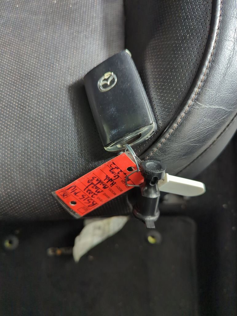 Used 2021 MAZDA MAZDA3 Hatchback w/Premium Plus Pkg image 23