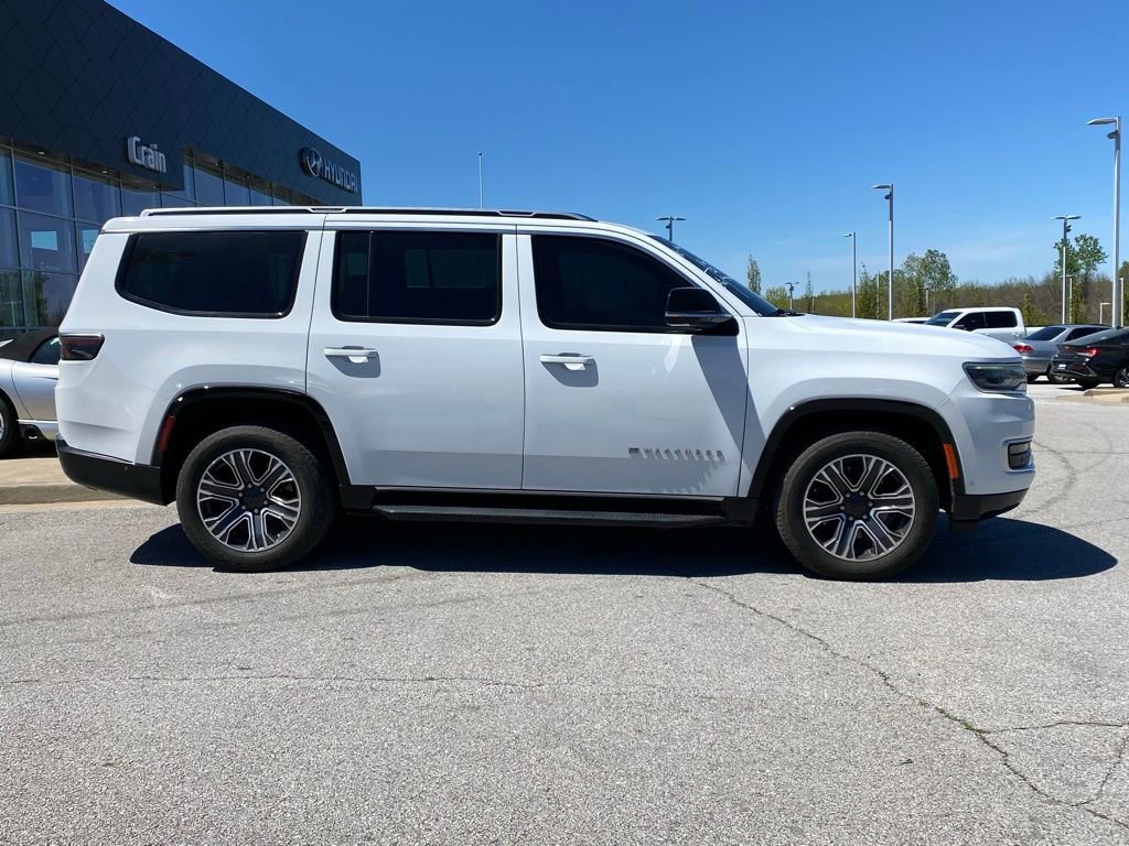 Used 2024 Jeep Wagoneer 4WD w/ Premium Group I image 8