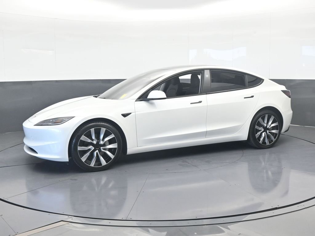 Used 2024 Tesla Model 3 Standard Range image 2