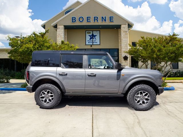 Used 2025 Ford Bronco Badlands image 6