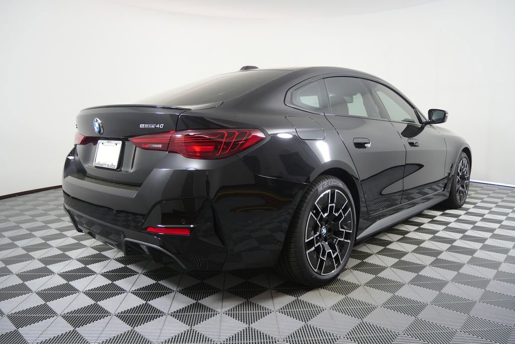 New 2026 BMW i4 eDrive40 w/ M Sport Package RWD image 3