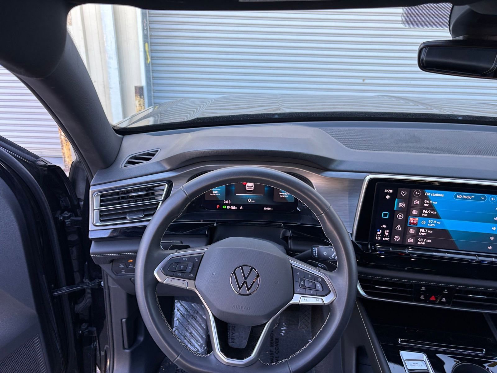 Used 2024 Volkswagen Atlas Cross Sport SE image 34