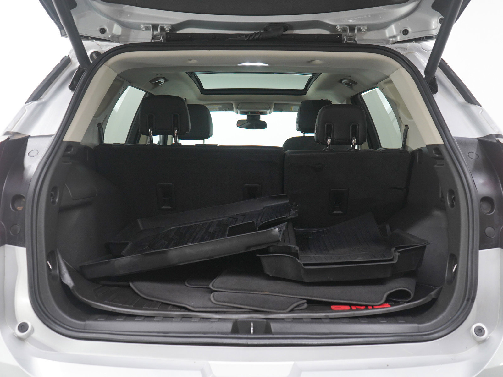 Used 2020 GMC Terrain Denali w/ GMC Pro Grade Package image 17