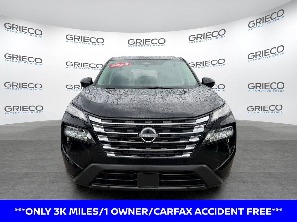 Certified 2025 Nissan Rogue SV FWD image 2
