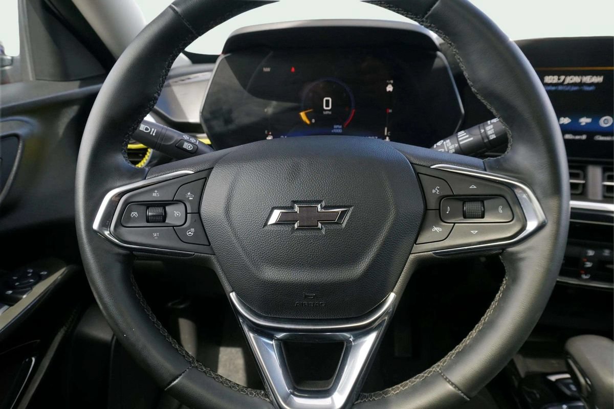Used 2024 Chevrolet Trax ACTIV w/ Sunroof Package FWD image 23
