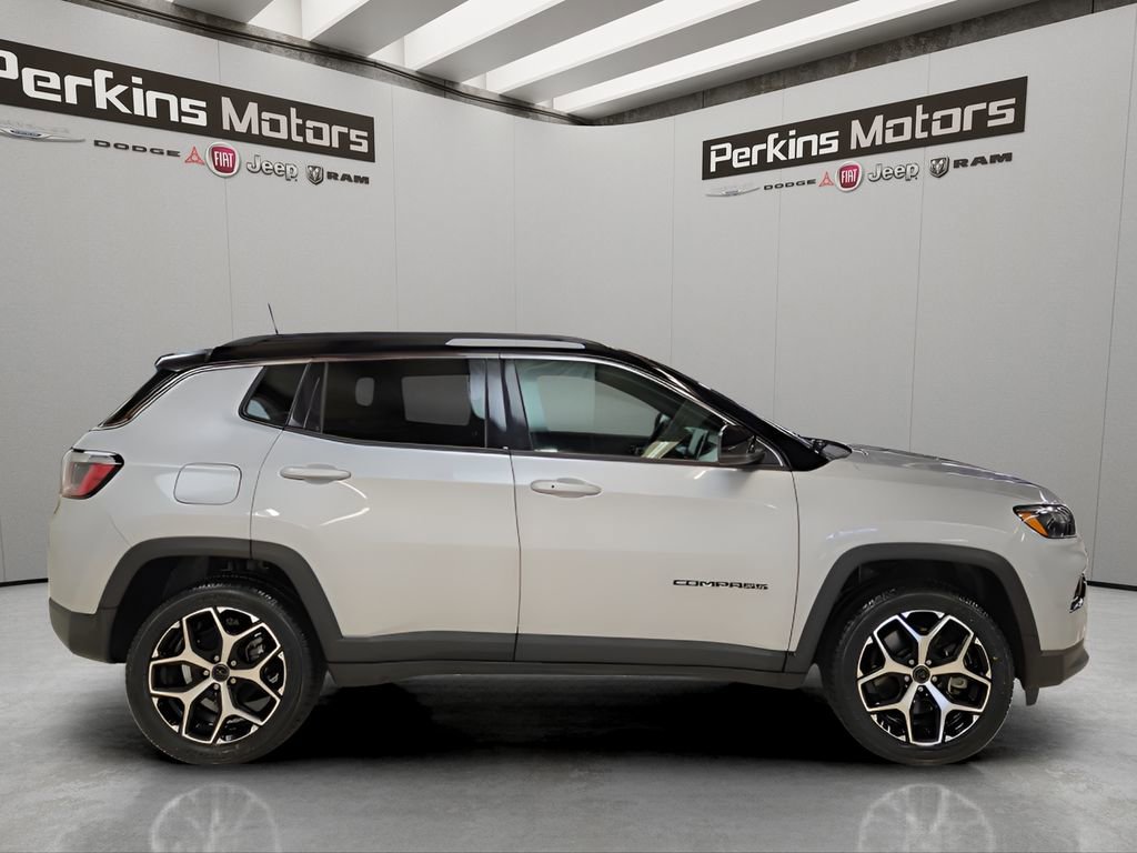 Used 2025 Jeep Compass Limited image 6