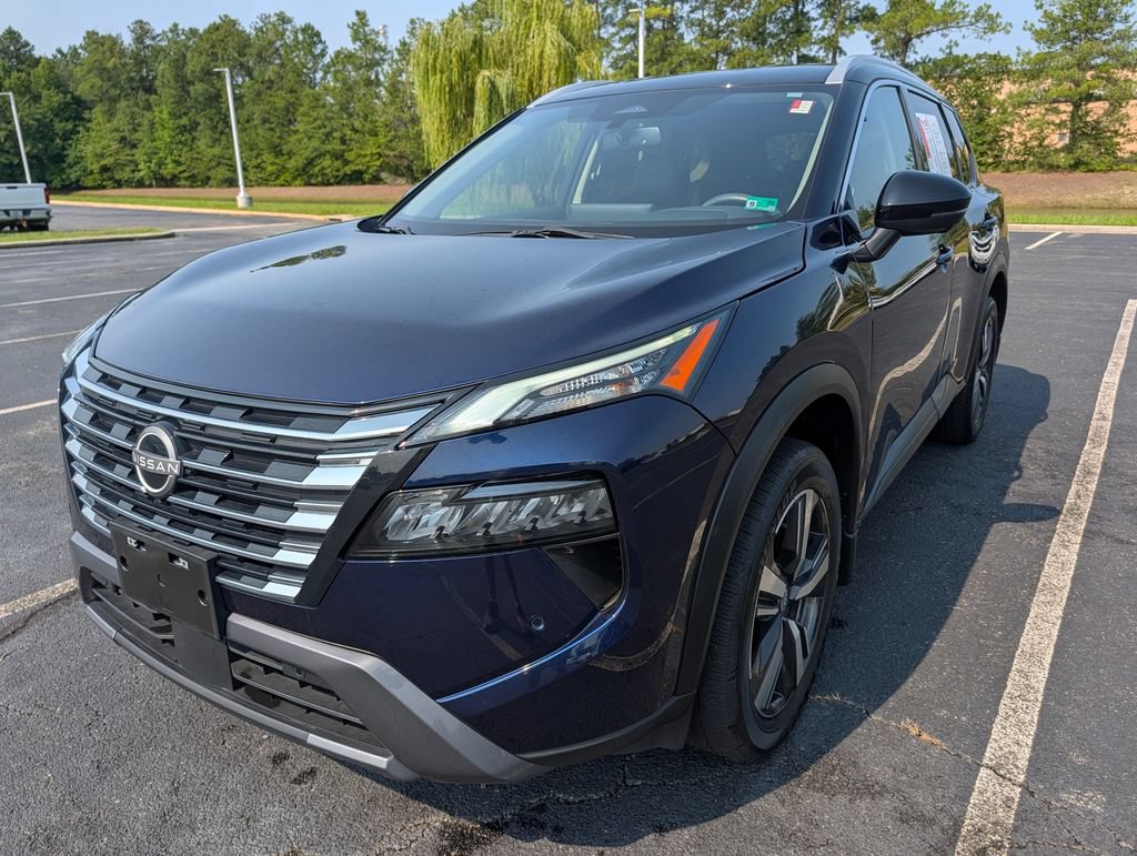 Used 2024 Nissan Rogue SL AWD/4WD image 26
