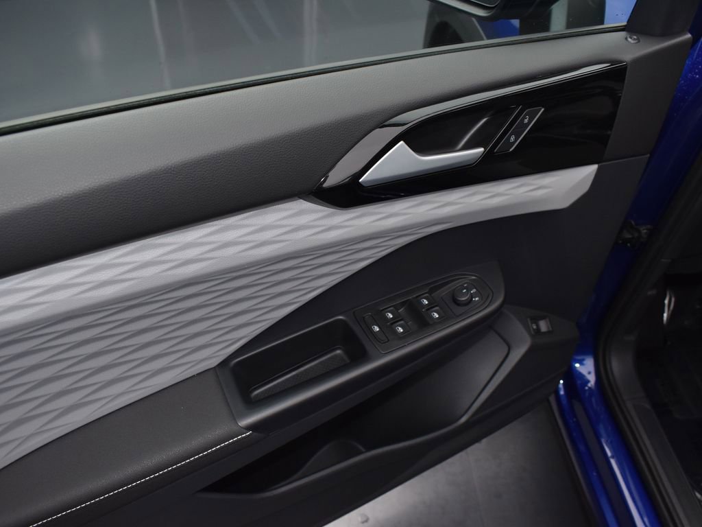 Used 2024 Volkswagen Taos S image 12